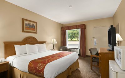 Days Inn Guestroom